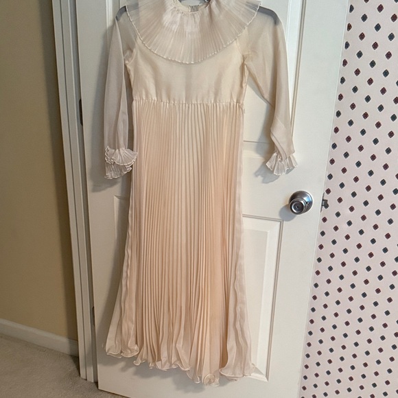 Girls  Cream Pleated Dress - Picture 1 of 4